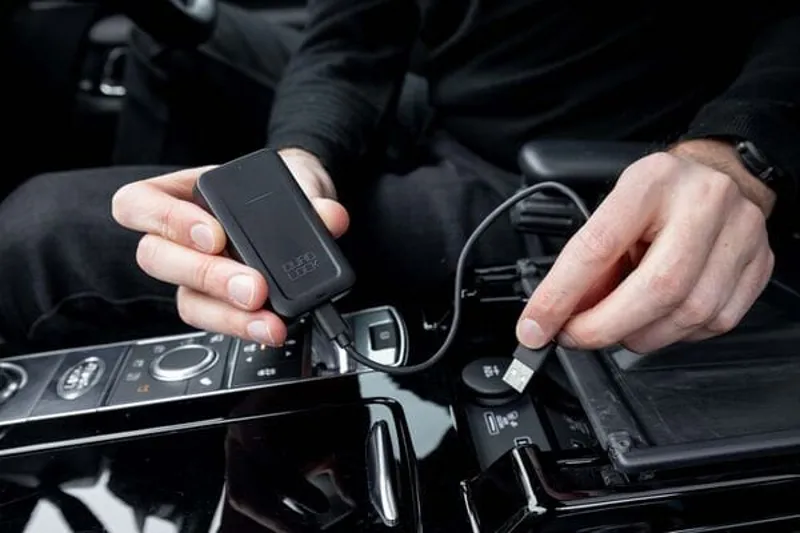 Quad Lock Wireless Carplay Adapter-1